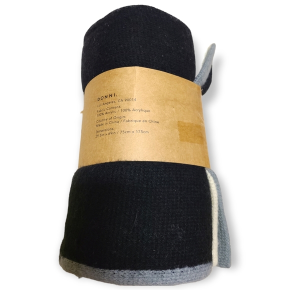 DONNI. tri color blanket scarf with fringe - Picture 3 of 7